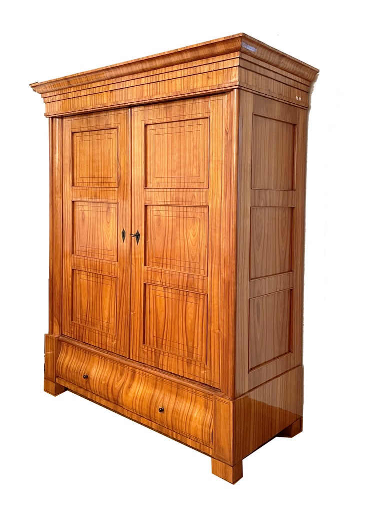Biedermeier Kirschbaumschrank