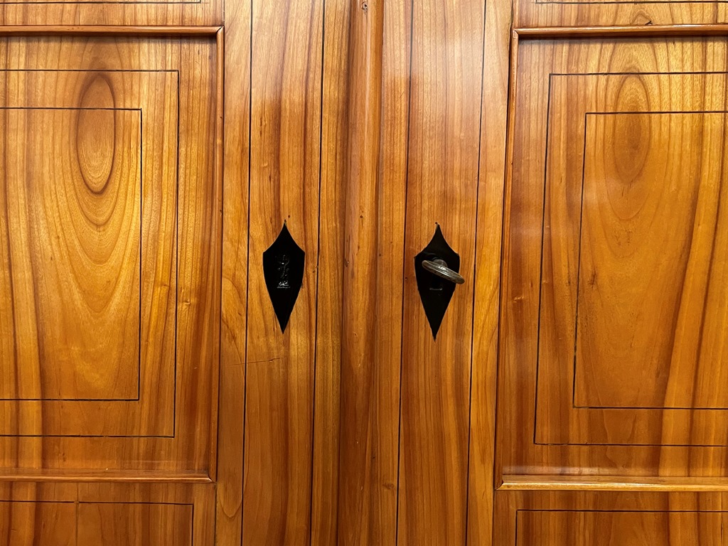 Biedermeier Kirschbaumschrank