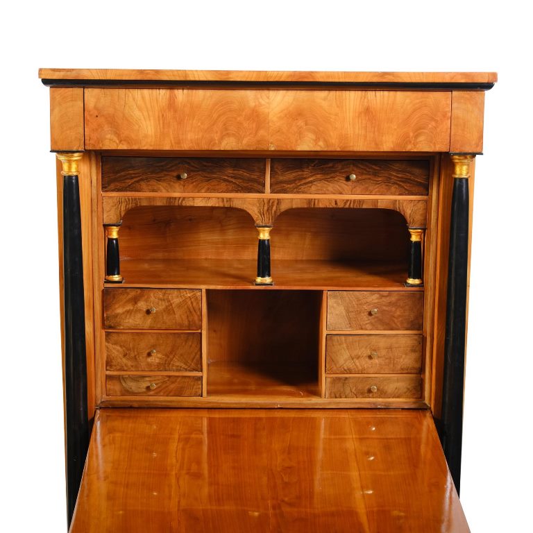 Biedermeier Sekretär aus Kirschbaum nah
