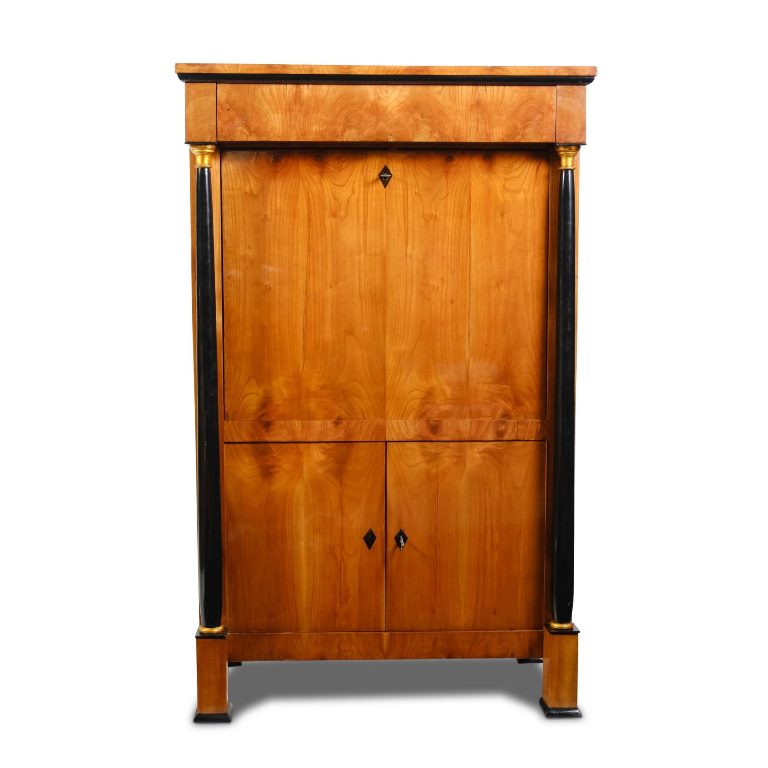 Biedermeier Sekretär aus Kirschbaum geschlossen