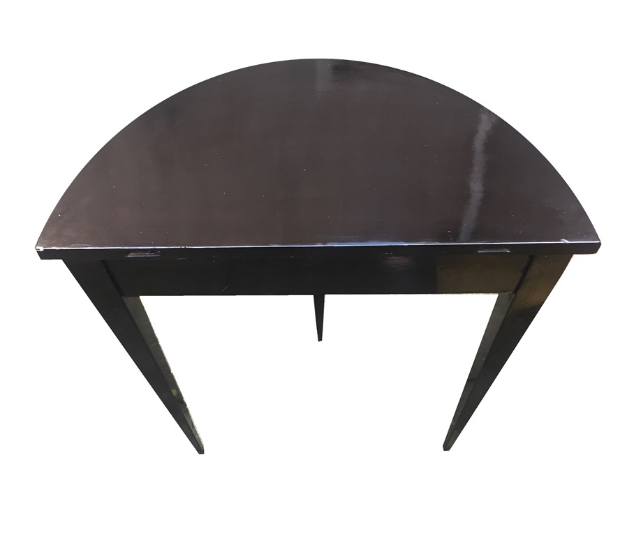 Demi-Lune table 2