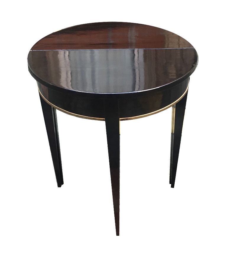 Demi-Lune table