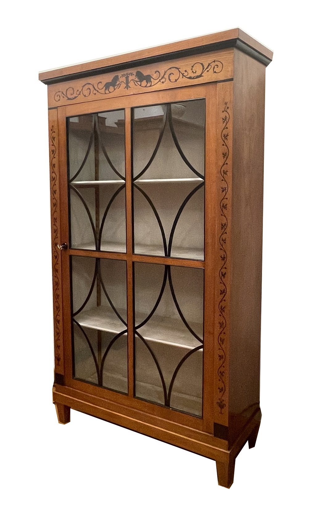 Biedermeier Kirschbaum Vitrine seitlich