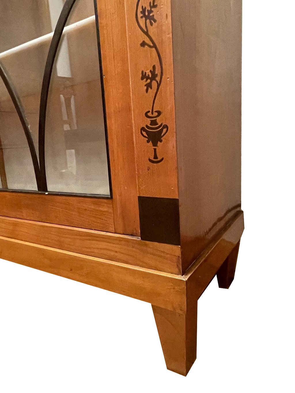 Biedermeier Kirschbaum Vitrine Fuss
