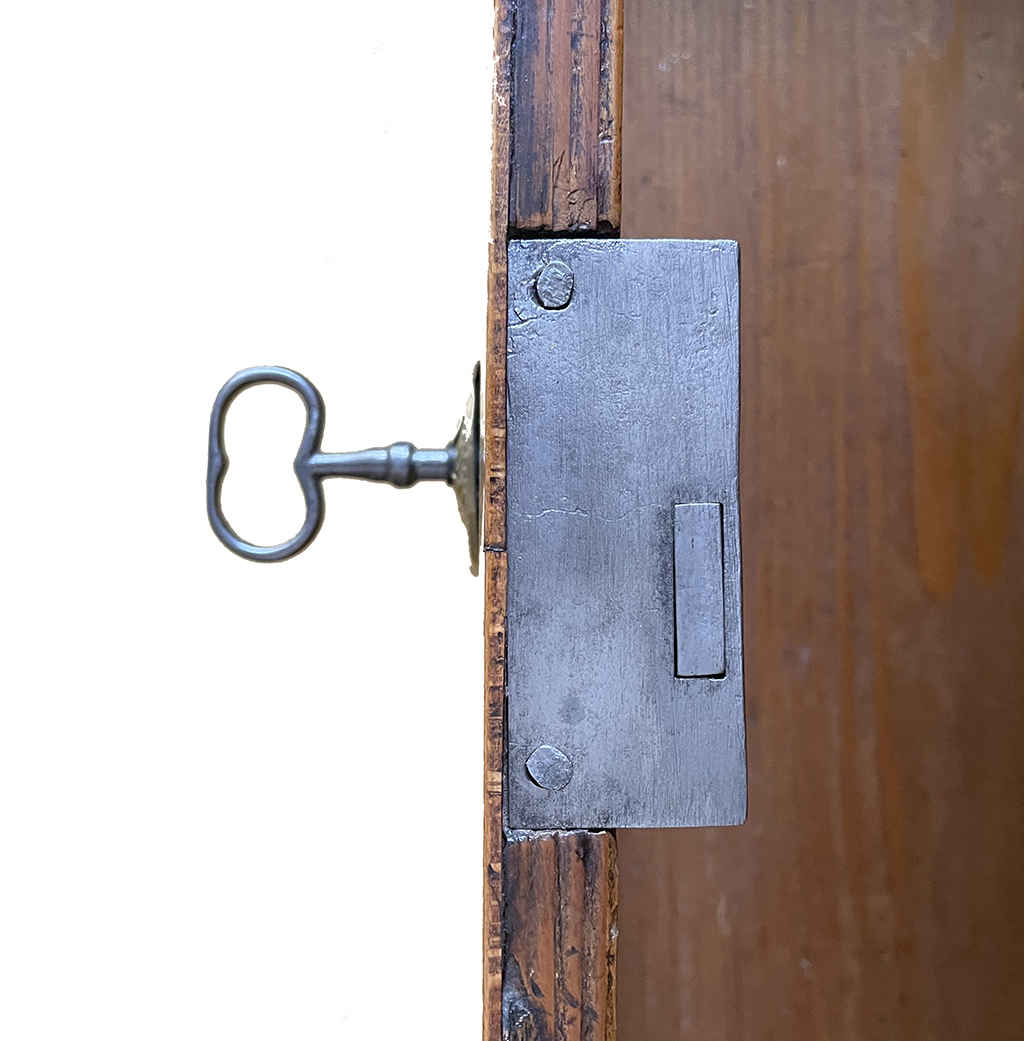 chest of drawers lock 1
