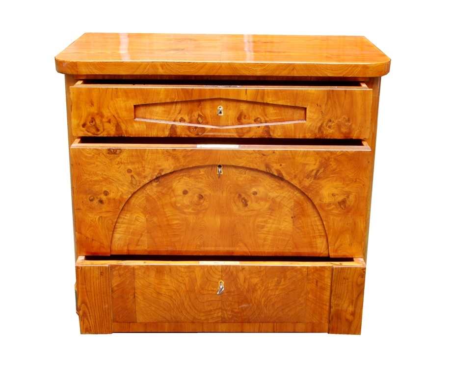 Biedermeier chest of drawers detail